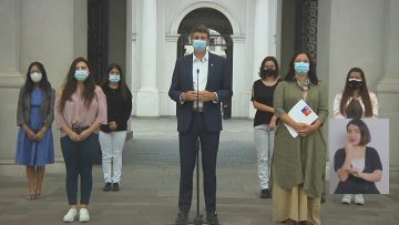 110221-01 REUNIÓN MINISTRO CON JÓVENES QUE INGRESARN A CARRERAS DE CIENCIA Y TECNOLOGÍA 01