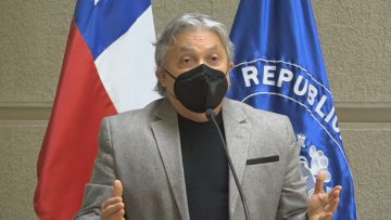 050421-C01 SENADOR NAVARRO SOBRE MINISTRO PARIS 01