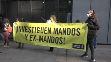 270721-02 AMNISTIA INTERNACIONAL ENTREGA FIRMAS PIDIENDO JUSTICIA PARA GUSTAVO GATICA 01
