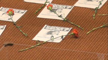 310821-C01 HOMENAJE DEL PARTIDO COMUNISTA EN EL DIA DEL DETENIDO DESAPARECIDO 07