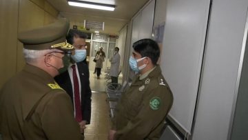 180921-10 MINISTRO DEL INTERIOR Y DIRECTOR DE CARABINEROS VISITAN A FUNCIONARIO HERIDO 03