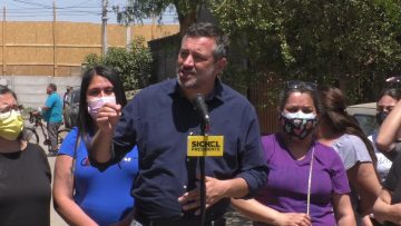 291021-09 SEBASTIAN SICHEL SE REUNE CON VECINOS QUE PIDEN CERRAR CALLE 01 (1)