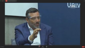 121121-02 SEBASTIÁN SICHEL EN CICLO DE CONVERSACIONES PRESIDENCIALES DE LA UDD 04