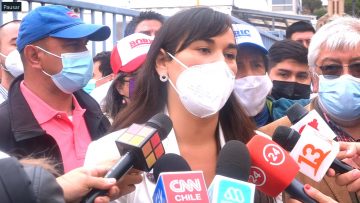 IZKIA SICHES EN VISITA AL HOSPITAL CARLOS VAN BUREN (1)