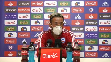 010222-08 CONFERENCIA MAURICIO ISLA 01