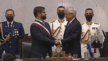 110322-16 JURAMENTO GABRIEL BORIC 05