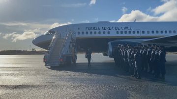 040522-06 EL PRESIDENTE GABRIEL BORIC LLEGA A LA CIUDAD DE PUNTA ARENAS 07