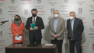 220622-03 MINISTROS DE HACIENDA Y DE MINERÍA FIRMAN DECRETO SOBRE REINVERSIÓN EN CODELCO 01