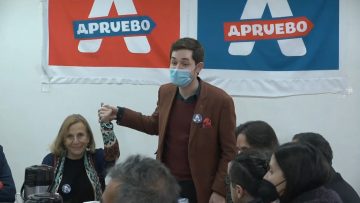 280722-01 COMANDO DEL APRUEBO PRESENTA A GASPAR DOMÍNGUEZ Y HELIA MOLINA COMO COORDINADORES DEL ÁREA DE SALUD 04