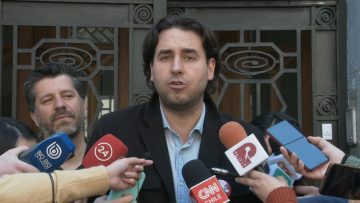 110822-07 PUNTO DE PRENSA VLADO MIROSEVIC Y KAROL CARIOLA 01