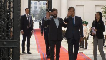 111022-05 PRESIDENTE BORIC, RECIBE EN VISITA OFICIAL AL PRIMER MINISTRO DE COREA DEL SUR, HAN DUCK-SOO 06