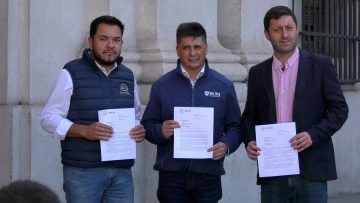 041122-04 ALCALDES DE BUIN Y PAINE ENTREGAN OFICIO AL MINISTERIO DE EDUCACIÓN POR POSTERGACIÓN DE LA DESMUNICIPALIZACIÓN 03