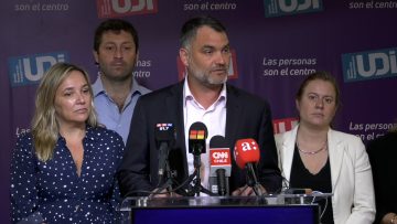 281122-03 DIRECTIVA DE LA UDI HACE UN LLAMADO AL GOBIERNO PARA PRESENTAR UN PLAN PARA SOLUCIONAR LAS LISTAS DE ESPERA 03