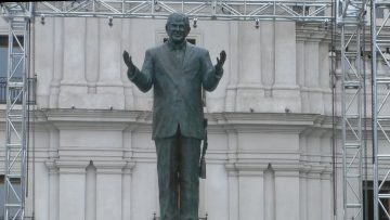 301122-01 CEREMONIA DE INAUGURACIÓN DE ESTATUA EN HOMENAJE AL EX-PRESIDENTE AYLWIN AZÓCAR 11