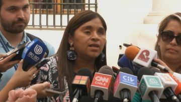 PUNTO DE PRENSA SENADORA FABIOLA CAMPILLAI 02
