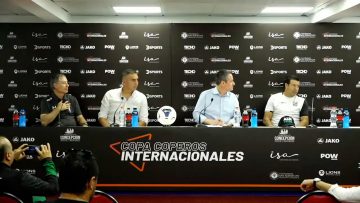 040123-DEP05 CONFERENCIA DE PRENSA UNIVERSIDAD CATÓLICA AMISTOSOS DE VERANO 2023 (01)