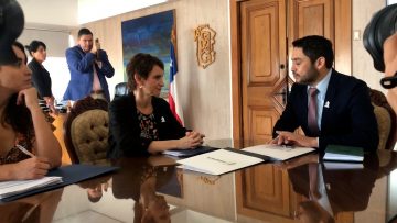 REUNIÓN MINISTRA DEL INTERIOR CON GOBERNADOR REGIONAL 09