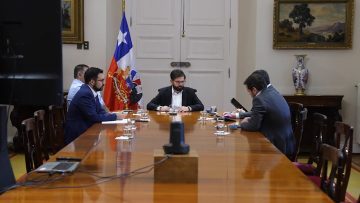 060223-02 PRESIDENTE BORIC SE REÚNE CON SECRETARIO MONSALVE POR INCENDIOS 01