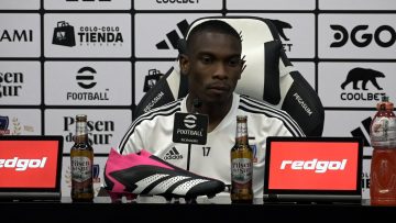 160223DEP05 CONFERENCIA DE PRENSA DE FABIÁN CASTILLO QUIEN SE REFIERE AL PARTIDO QUE JUGARÁ COLO-COLO VS EVERTON (01)