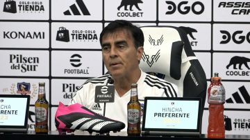 170223DEP04 CONFERENCIA DE PRENSA DT DE COLO-COLO, GUSTAVO QUINTEROS (01)