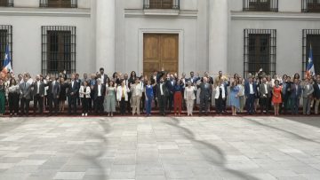 11032309 FOTO OFICIAL DEL PRESIDENTE BORIC JUNTO A SU NUEVO GABINETE (01)