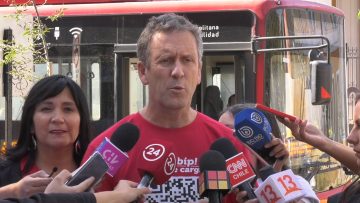 25032302 MINISTRO DE TRANSPORTES LANZA CAMPAÑA “TU BIP SIEMPRE CARGADA” 01 (1)