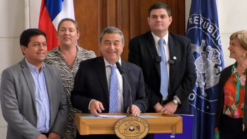 030423C01 DIRECTIVA AMUCH SE REÚNE CON EL PRESIDENTE DEL SENADO 00