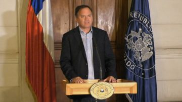 030423C06 PUNTO DE PRENSA SENADOR MATÍAS WALKER TRAS RETIRO DEL GOBIERNO DE LA COMISIÓN DE SEGURIDAD 02