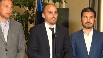 030423C10 PUNTO DE PRENSA DIPUTADOS RN LONGTON Y CASTRO TRAS RETIRO DEL GOBIERNO DE LA COMISIÓN DE SEGURIDAD 01