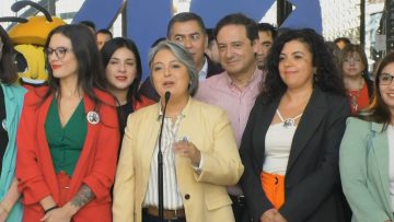 13042306 ENTREGA SELLO 40 HORAS A 14 MICRO, PEQUEÑAS Y MEDIANAS EMPRESAS (01)