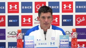 180423DEP01 CONFERENCIA DE PRENSA DEL JUGADOR DE UNIVERSIDAD CATÓLICA ALFONSO PAROT 09
