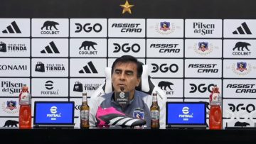 270423DEP03 CONFERENCIA DE PRENSA DEL DT DE COLO-COLO, GUSTAVO QUINTEROS 03