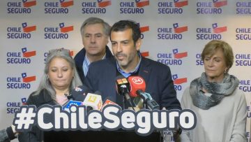 29042301 PUNTO DE PRENSA DEL EXMINISTRO RODRIGO DELGADO JUNTO A ALCALDES Y ALCALDESAS (01)