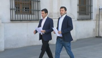 02052304 DIPUTADOS ENTREGAN CARTA AL PRESIDENTE, GABRIEL BORIC, POR VIOLENCIA EN LOS ESTADIOS 01 (1)