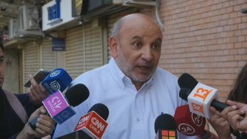14052302 PUNTO DE PRENSA DEL SENADOR JUAN LUIS CASTRO 03