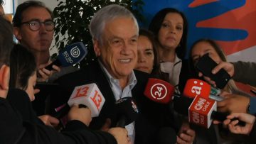 17052303 EXPRESIDENTE PIÑERA SOSTIENE ENCUENTRO CON DIRECTORES DE LICEOS BICENTENARIO DE LA REGIÓN METROPOLITANA 04