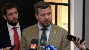 24052309 PARLAMENTARIOS REPUBLICANO SE REÚNEN CON EL PRESIDENTE DEL CONSEJO DE DEFENSA DEL ESTADO 03