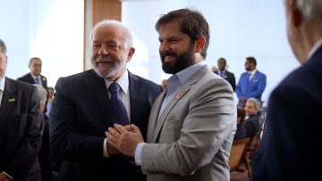 30052302 LLEGADA DEL PRESIDENTE BORIC A PALACIO ITAMARATY PARA LA REUNIÓN DE PRESIDENTES DE AMÉRICA DEL SUR 03