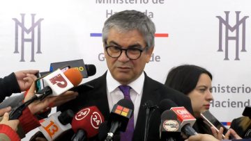 06062302 REUNIÓN DEL MINISTRO DE HACIENDA CON LA CONFEDERACIÓN DE LA PRODUCCIÓN Y DEL COMERCIO 02