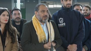 13072302 AUTORIDADES VISITAN ESCUELA SANTIAGO BUERAS Y AVARIA, DE MAIPÚ 03