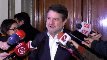 14072301 GOBERNADOR DE SANTIAGO RECIBE LAS LLAVES DEL EDIFICIO DE LA EX INTENDENCIA DE MANOS DE LA VICEPRESIDENTA DE LA REPÚBLICA 05
