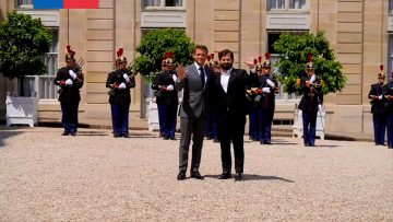 210723FRA02 PRESIDENTE BORIC RECIBE HONORES Y REALIZA DECLARACIÓN CONJUNTA CON EL PRESIDENTE MACRON 20