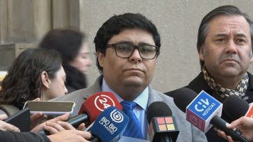24072301 DIPUTADOS REPUBLICANOS INGRESAN DENUNCIA EN LA CONTRALORÍA EN CONTRA DEL ALCALDE DE RECOLETA 01
