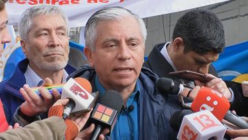 26072305 PRESIDENTE DEL COLEGIO DE PROFESORES POR PARO NACIONAL DE PROFESORES 02