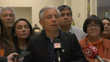 27072312 COLEGIO DE PROFESORES ASISTE A REUNIÓN CONVOCADA POR EL MINISTERIO DE EDUCACIÓN 02