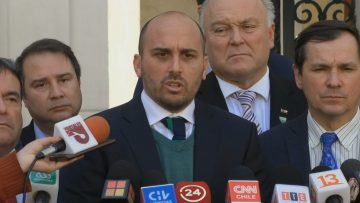 31072306 BANCADA DE DIPUTADOS DE RN SE REÚNE CON EL MINISTRO SECRETARIO GENERAL DE LA PRESIDENCIA 03