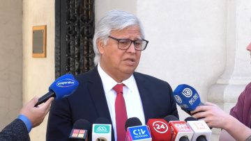 03082303 PUNTO DE PRENSA SENADOR SAAVEDRA 01