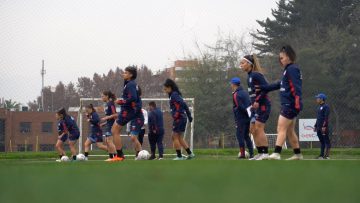 070823DEP02 ENTRENAMIENTO DE LA SELECCIÓN CHILENA FEMENINA 10