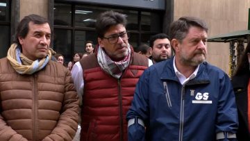 18082302 GOBERNADOR DE SANTIAGO ENTREGA MOTOBOMBAS EN CASO DE INUNDACIONES EN LA REGIÓN METROPOLITANA 15