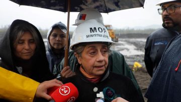 21082313 MINISTRA OBRAS PÚBLICAS INSPECCIONA OBRAS DE EMERGENCIA EN RÍO CACHAPOAL 01